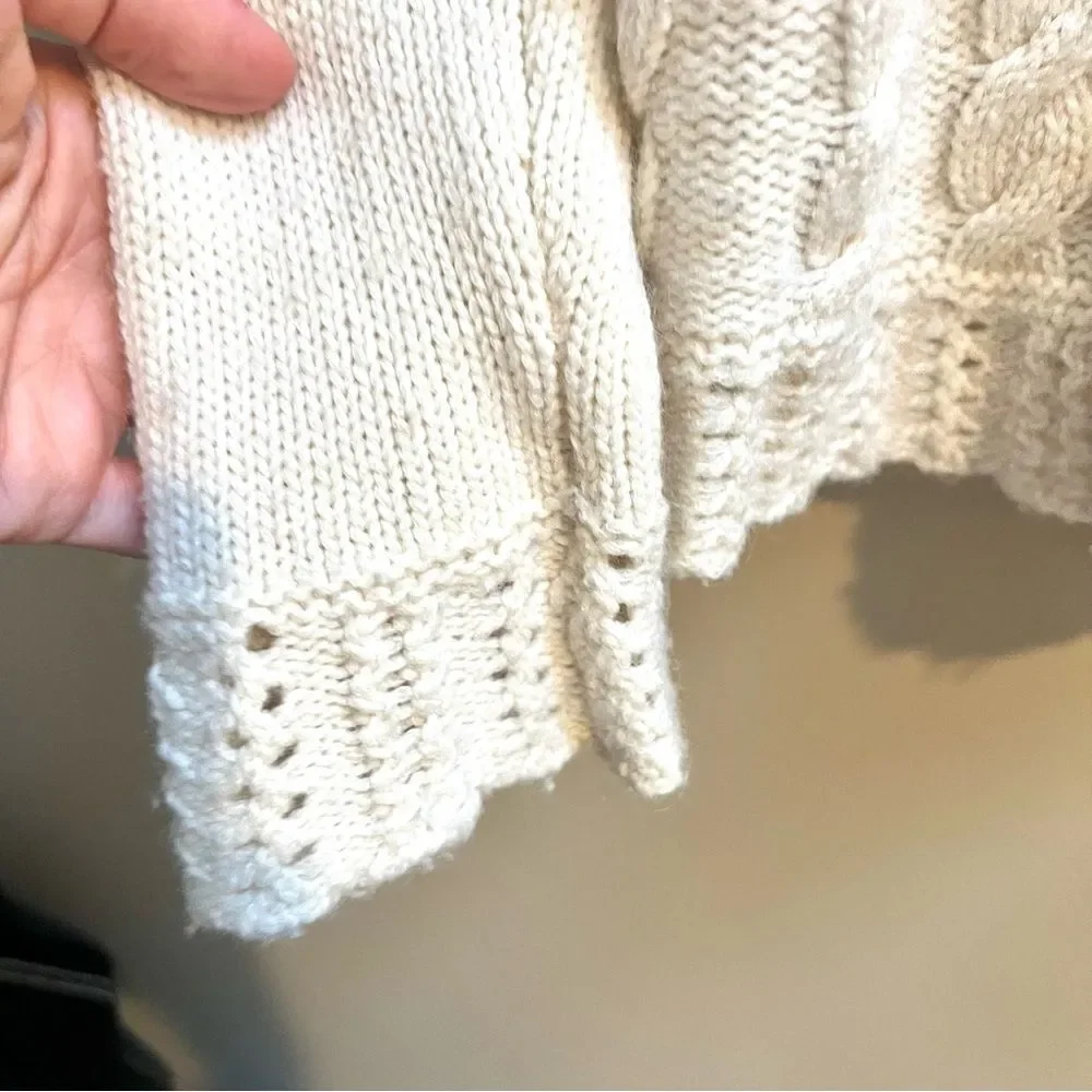 Ann Taylor Cream Cable Knit Sweater M